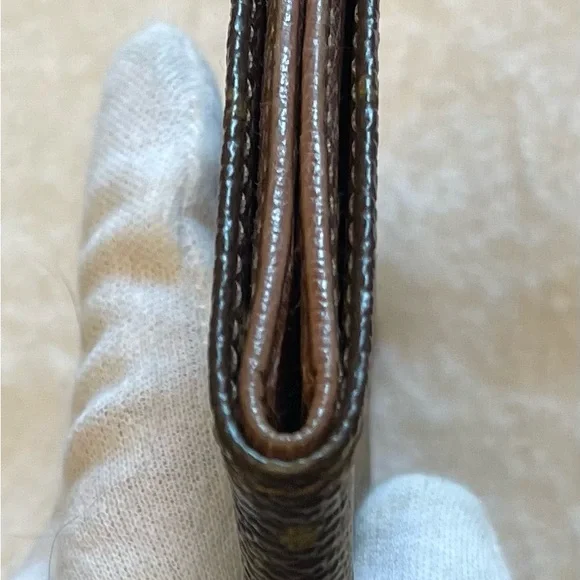 Louis Vuitton Authentic Vintage Brown Monogram Design Wallet - Picture 12 of 15